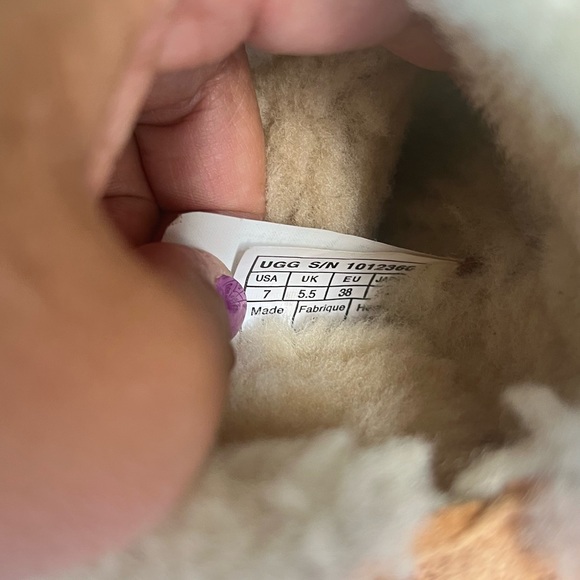 UGG boots in perfect condition. - Picture 10 of 11